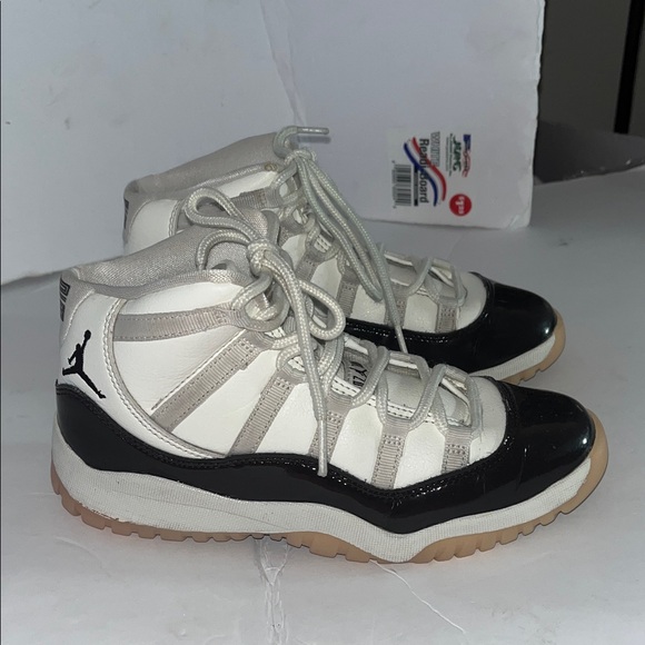 Jordan Other - Air Jordan 11 Retro size 2 youth.
